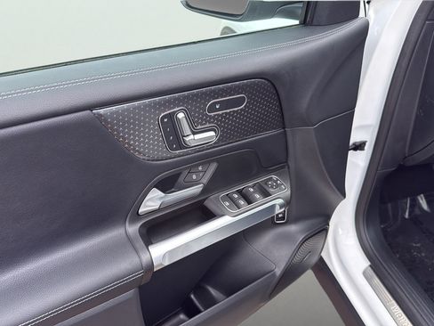 Certified 2026 Mercedes-Benz GLB 250 4MATIC image 10