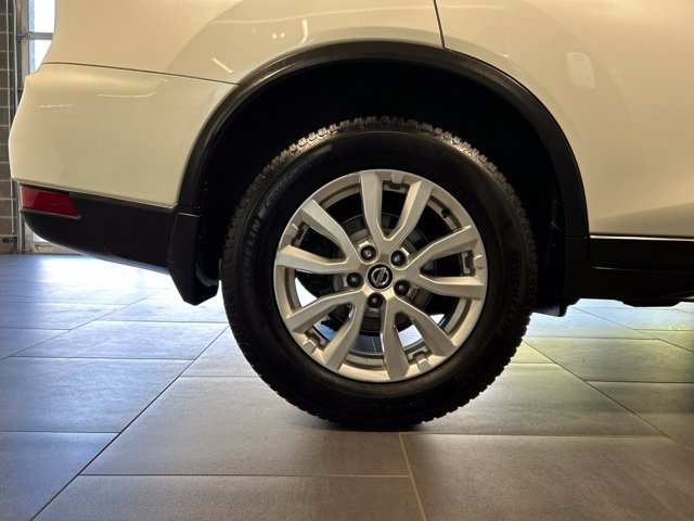 Used 2017 Nissan Rogue SV w/ SV Premium Package AWD/4WD image 43