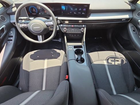 Used 2025 Hyundai Sonata SEL FWD image 13