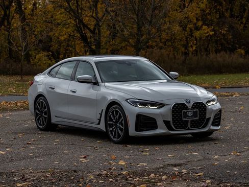 Used 2022 BMW 430i Gran Coupe w/ M Sport Package image 2