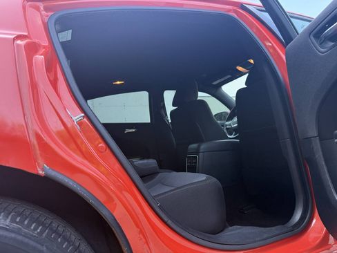 Used 2020 Dodge Charger SXT RWD image 16