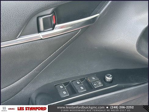 Used 2018 Toyota Camry XSE image 17