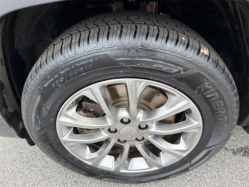 Used 2021 Jeep Cherokee Latitude Lux w/ Comfort/Convenience Group image 11