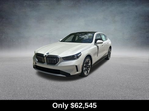 Used 2026 BMW i5 eDrive40 w/ Premium Package AWD/4WD image 4