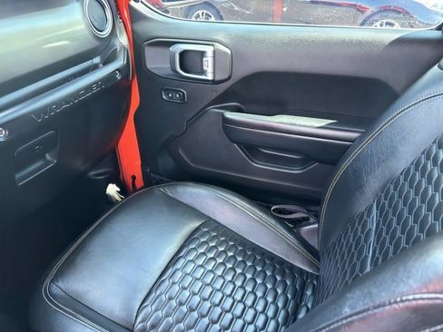 Used 2019 Jeep Wrangler Unlimited Rubicon AWD/4WD image 22