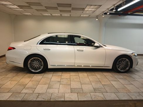 Used 2023 Mercedes-Benz S 580 4MATIC Sedan image 4