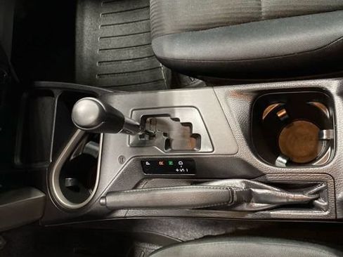 Used 2016 Toyota RAV4 LE image 18