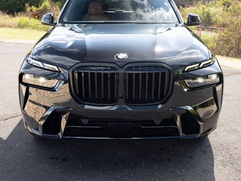 Used 2025 BMW X7 xDrive40i w/ M Sport Package AWD/4WD image 12