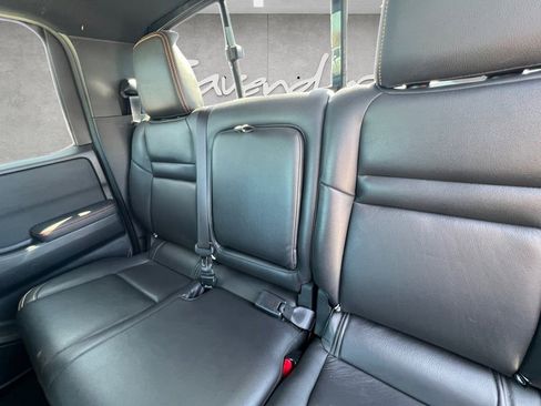 Used 2022 Nissan Titan PRO-4X w/ Pro-4x Convenience Package image 22