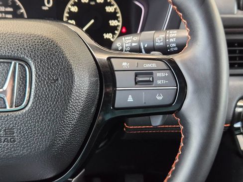 Used 2025 Honda Pilot TrailSport image 23
