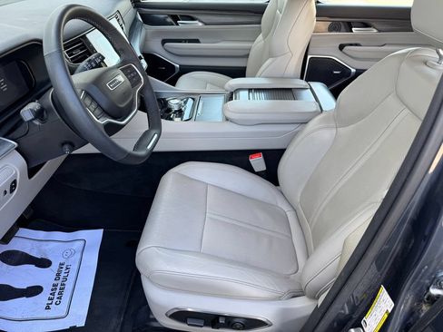 Used 2024 Jeep Wagoneer Series II AWD/4WD image 19