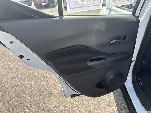 Used 2024 Nissan Kicks SV FWD image 14