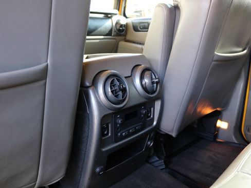 Used 2003 HUMMER H2 Base 4dr 4WD SUV w/ Preferred Equipment Group image 60