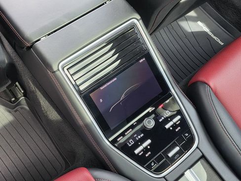 Certified 2023 Porsche Panamera 4 Platinum Edition AWD/4WD image 17