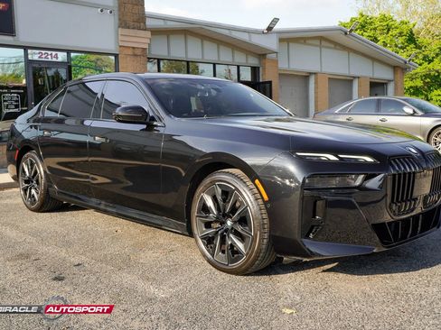 Used 2023 BMW 760i xDrive AWD/4WD image 9