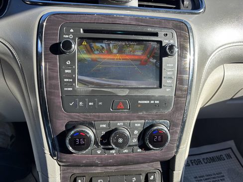 Used 2017 Buick Enclave Leather image 9