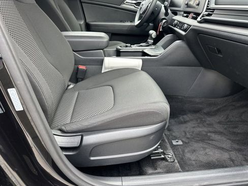 Certified 2025 Kia Sportage LX image 16