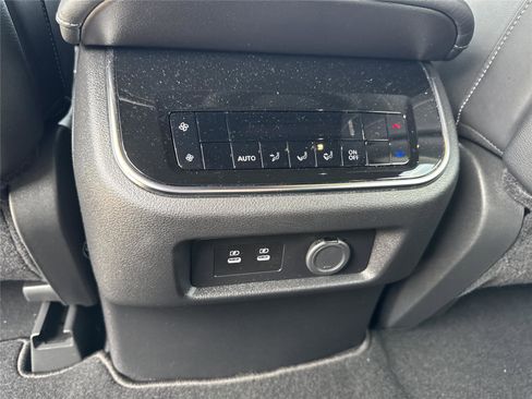 Used 2025 Nissan Armada SL w/ Captain's Chari Seat Package RWD image 32