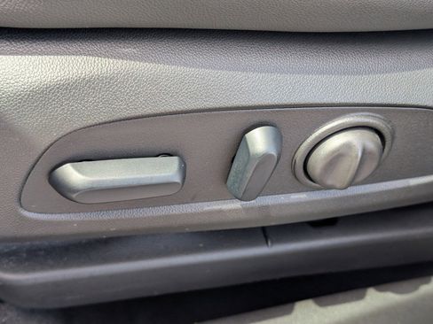 Used 2024 Chevrolet TrailBlazer RS w/ Convenience Package image 21