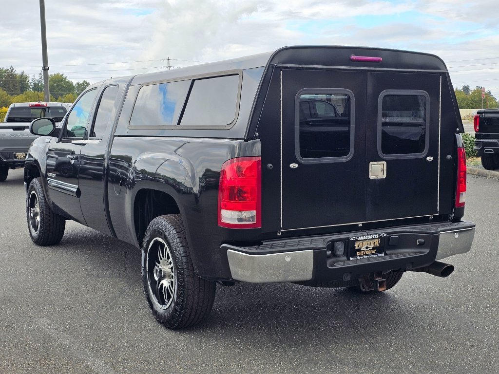 Used 2010 GMC Sierra 1500 SLT w/ All-Terrain Package AWD/4WD image 5