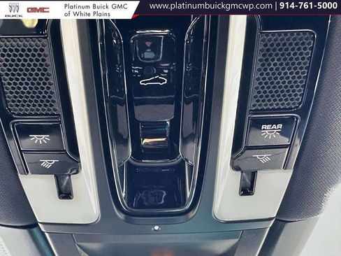 Used 2023 Porsche Cayenne Platinum Edition image 33