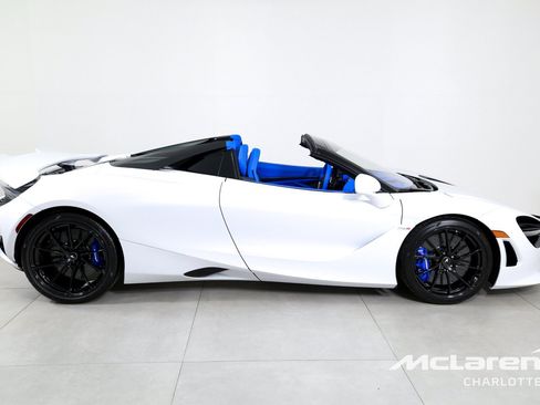 New 2026 McLaren 750S Spider RWD image 11
