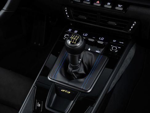 Used 2025 Porsche 911 GT3 RWD image 35