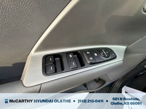 Used 2019 Kia Niro LX FWD image 30