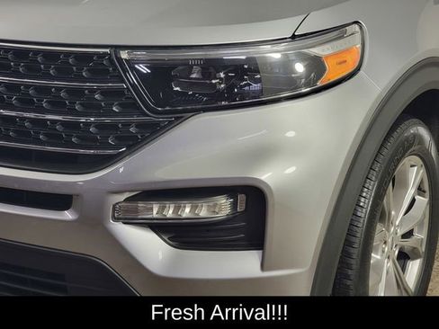 Used 2023 Ford Explorer XLT w/ Equipment Group 202A AWD/4WD image 9
