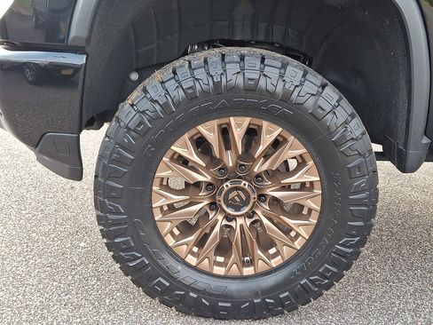 Used 2024 Chevrolet Silverado 2500 ZR2 w/ Snow Plow Prep/Camper Package image 28