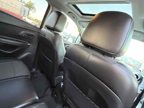 Used 2015 Chevrolet Trax LT w/ LT Sun and Sound Package image 43