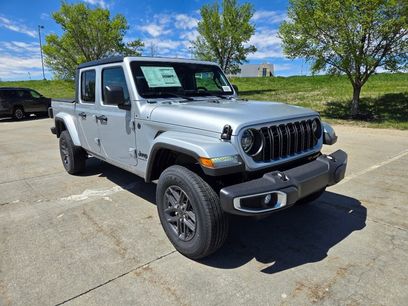 Used 2024 Jeep Gladiator Sport