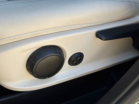 Used 2022 Mercedes-Benz GLB 250 GLB 250 image 22