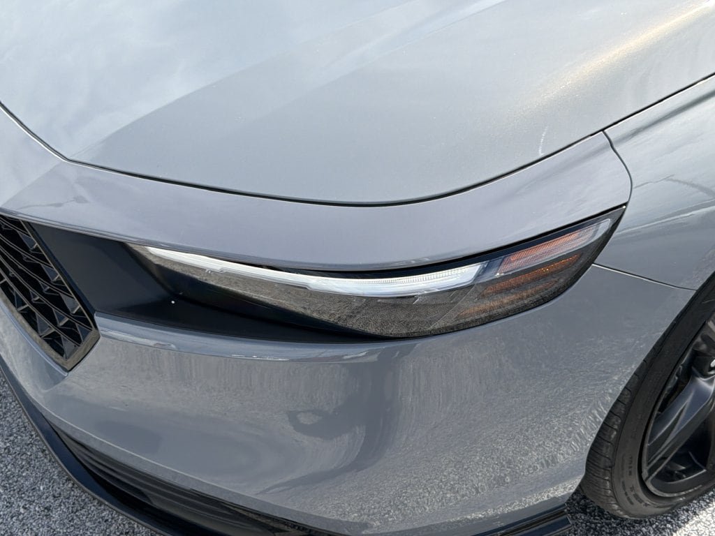 Used 2025 Honda Accord Sport image 9