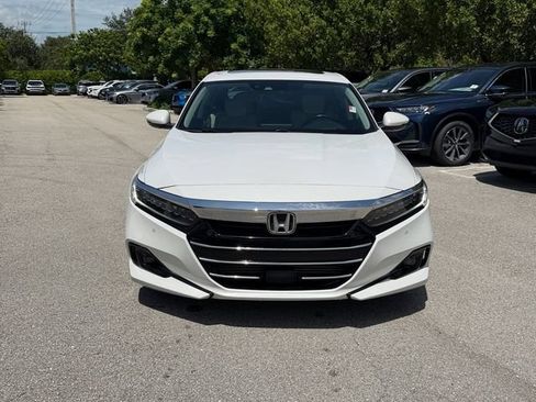 Used 2022 Honda Accord Touring image 3