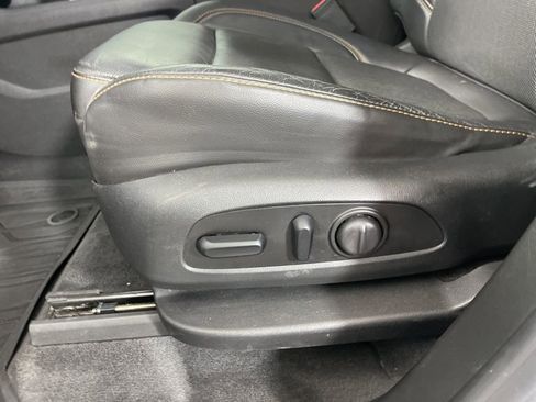 Used 2020 Chevrolet Traverse Premier image 26