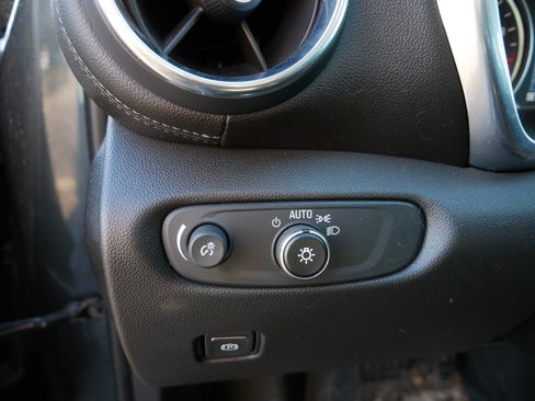 Used 2019 Chevrolet Blazer LT image 21