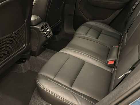 Certified 2025 Volvo XC40 B5 Plus image 27