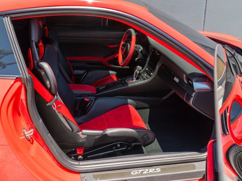 Used 2018 Porsche 911 GT2 RS RWD image 56