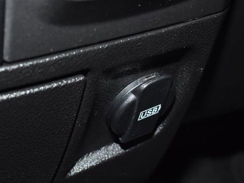 Used 2022 RAM 1500 Classic SLT image 28