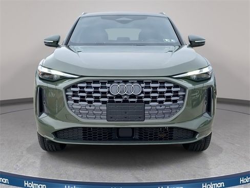 Used 2025 Audi Q5 Premium w/ Convenience Package image 3