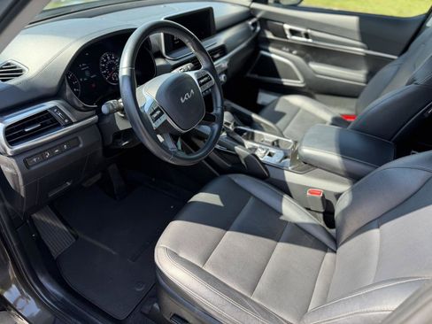 Used 2022 Kia Telluride S image 9
