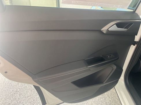 New 2026 Volkswagen Taos SE AWD/4WD image 33