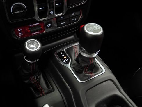 Used 2023 Jeep Wrangler Unlimited Rubicon 4xe AWD/4WD image 37