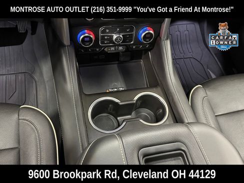 Used 2023 GMC Yukon XL SLT w/ SLT Premium Package image 22