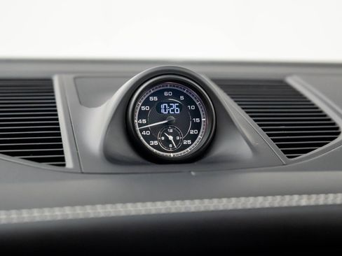 Certified 2025 Porsche Macan GTS image 29