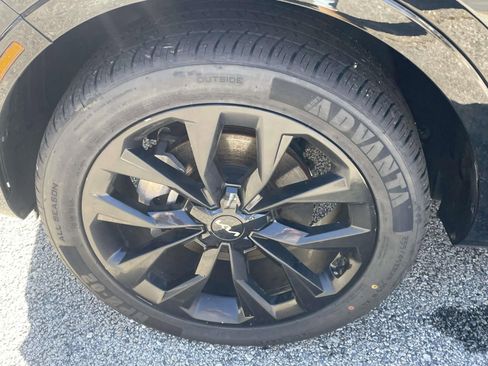 Used 2023 Kia Sorento SX image 11