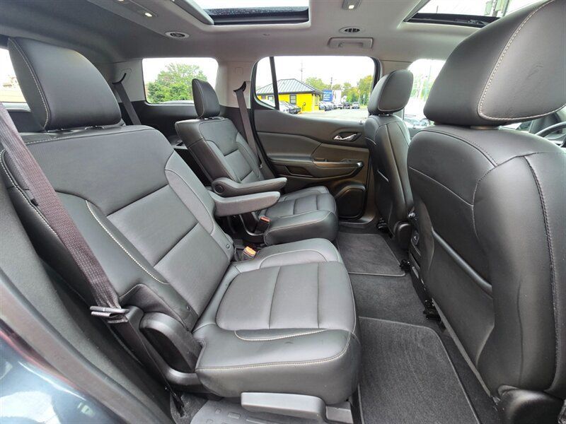 Used 2019 GMC Acadia SLT w/ Black Edition FWD image 17