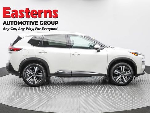 Used 2022 Nissan Rogue SL w/ SL Premium Package image 4