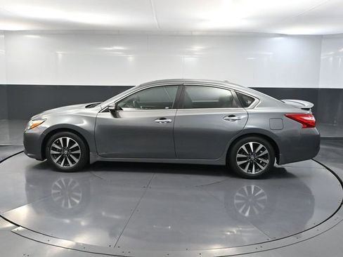 Used 2016 Nissan Altima 2.5 SL w/ Moonroof Package image 7